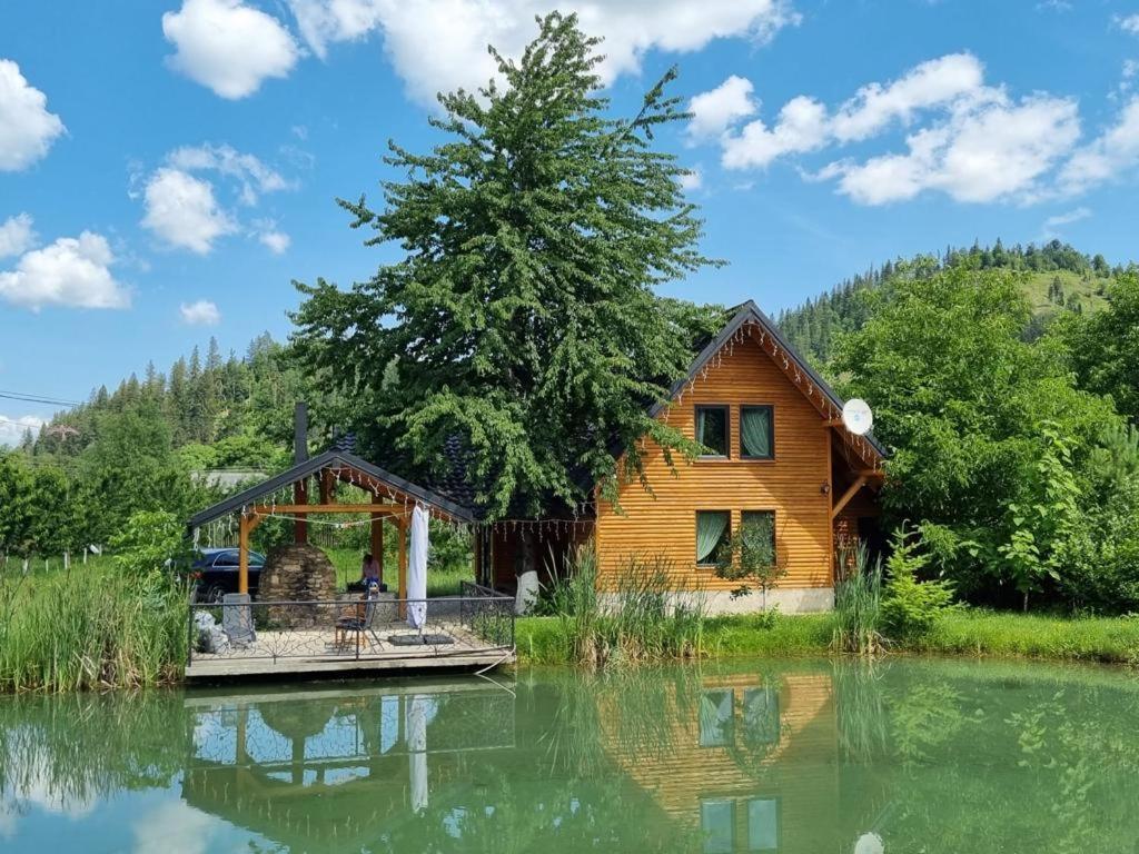 Moonlake Chalet Gainesti Exterior foto